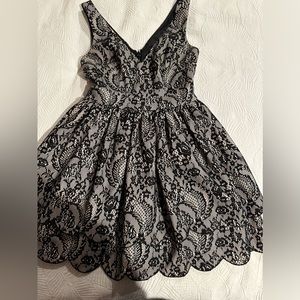 Bebe black lace back zipper short dress